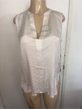 Vince Ivory High Low 100% Silk Blouse V Neck Sleeveless Large